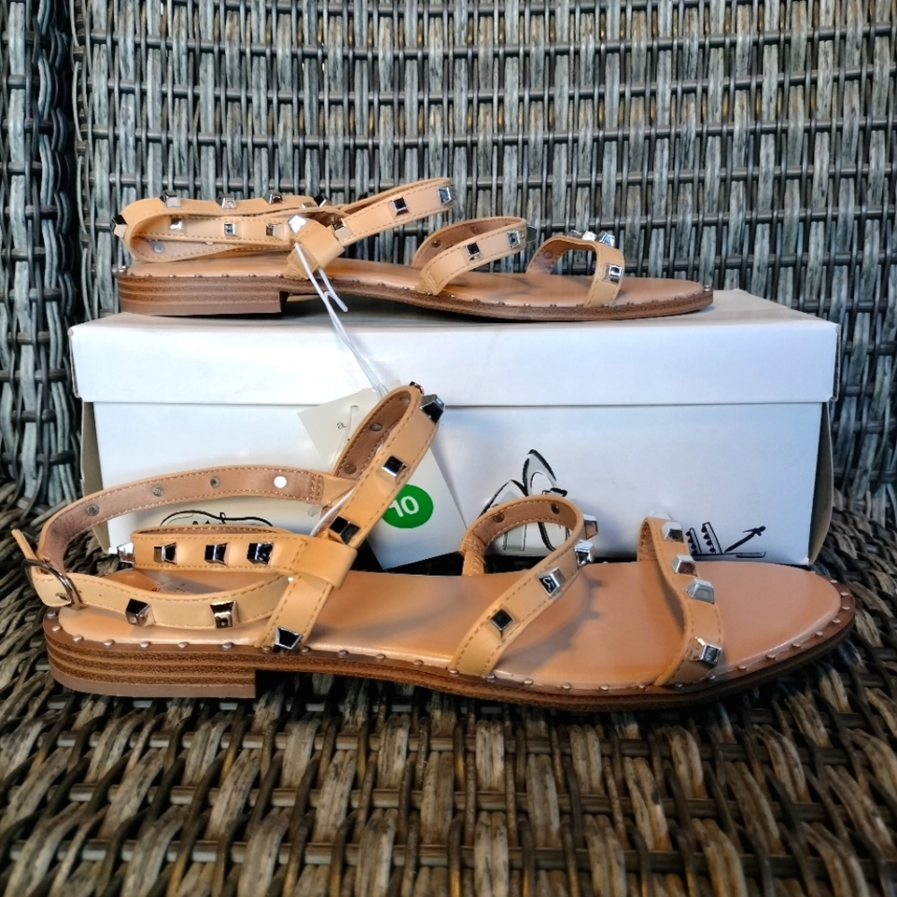 New Day Astrid Sandals Tan Size 9.5